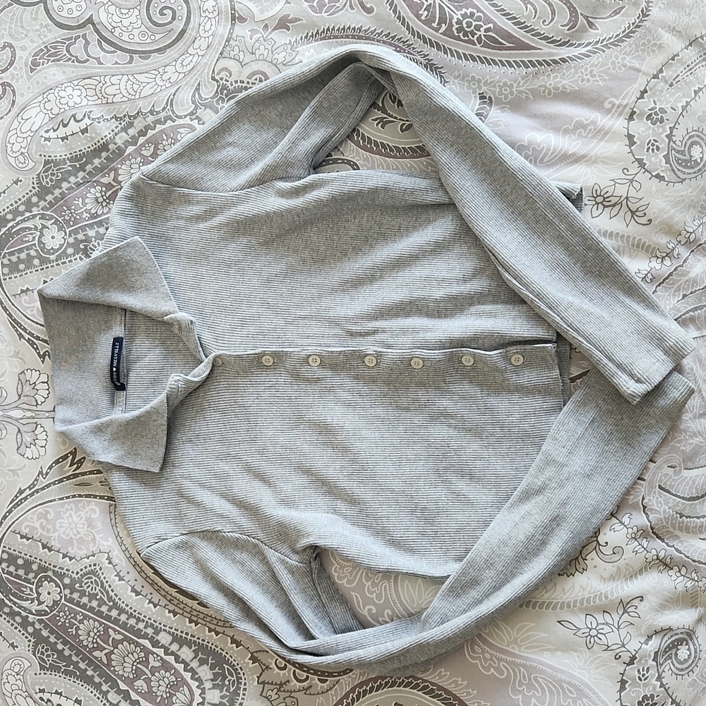 Brandy Melville button-up cropped sweater